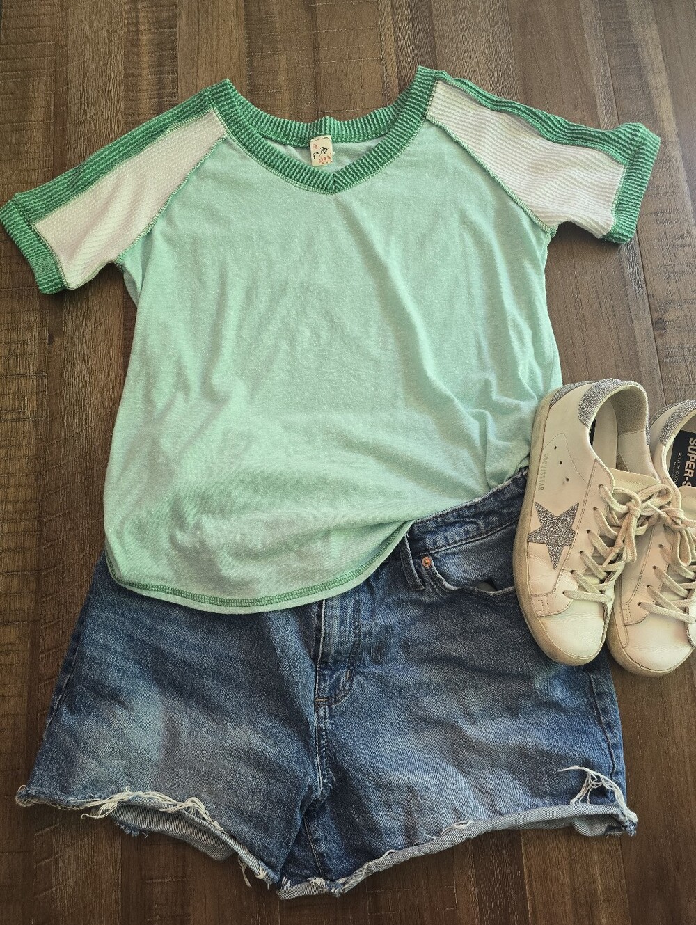 Mint Green Raglan V Neck Top Waffle Sleeve Boutique Size L - Picture 1 of 4